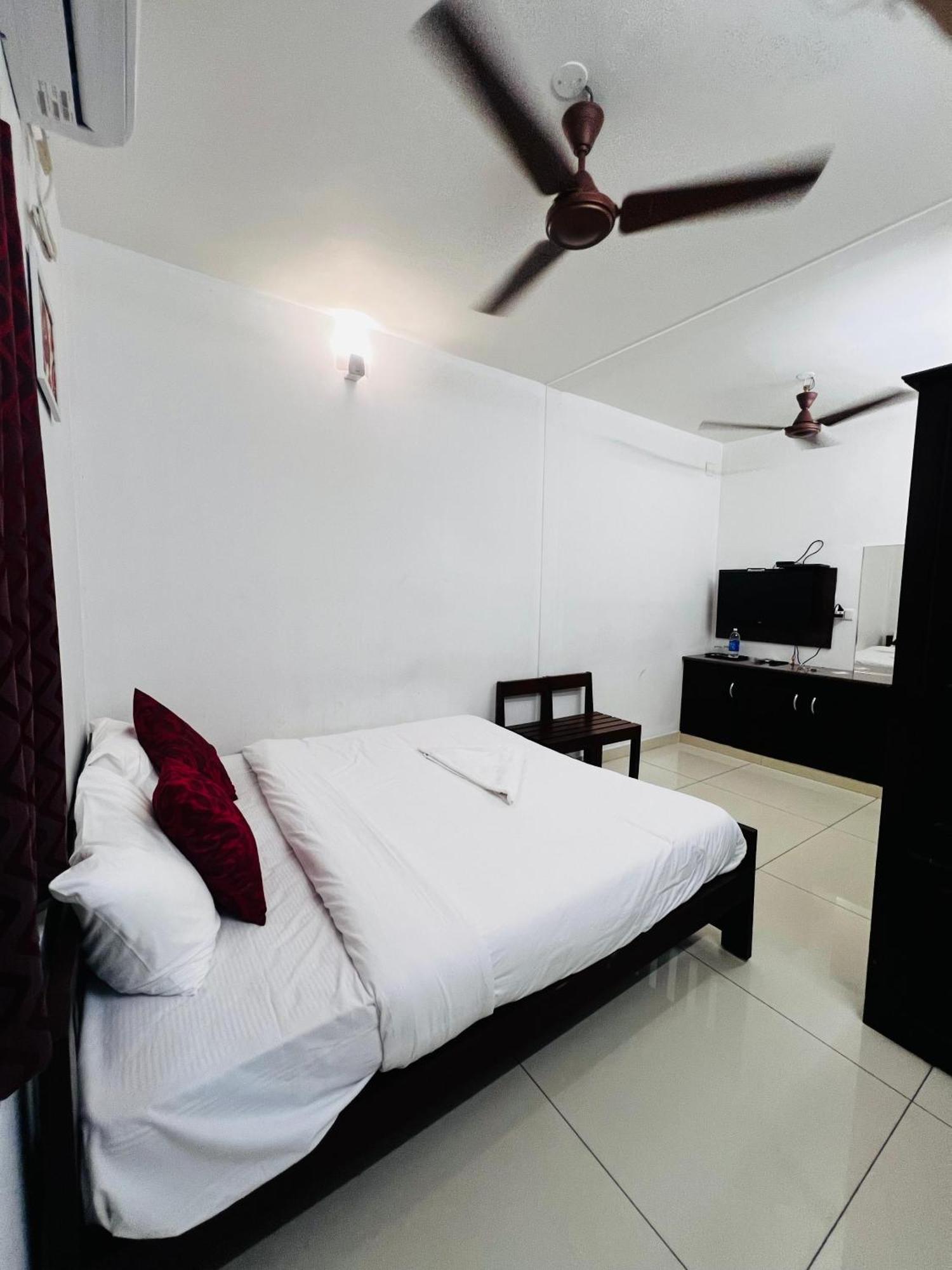 White House Inn Kochi Buitenkant foto